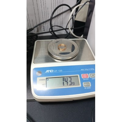 Обручальное кольцо, золото 585 (14K), вес 1.4 г. Обручальное кольцо, золото 585 (14K), вес 1.4 г.