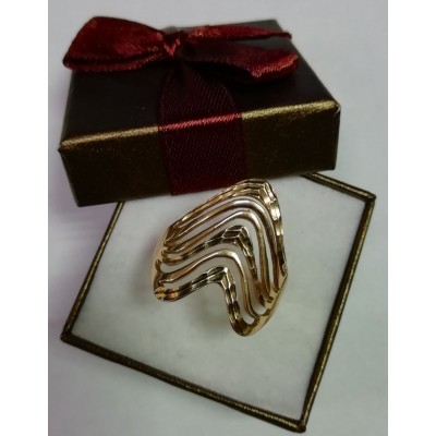 Кольцо золотое, золото 585 (14K), вес 3.28 г. Кольцо золотое, золото 585 (14K), вес 3.28 г.