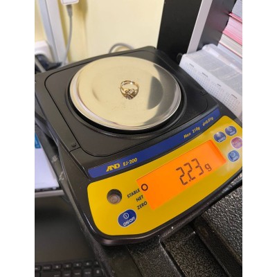 Кольцо золотое с фианитами, золото 585 (14K), вес 2.2 г. Кольцо золотое с фианитами, золото 585 (14K), вес 2.2 г.