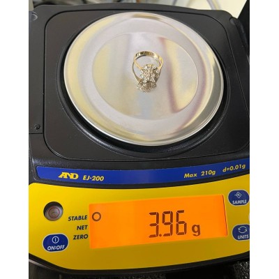 Кольцо золотое с фианитами, золото 585 (14K), вес 3.9 г. Кольцо золотое с фианитами, золото 585 (14K), вес 3.9 г.