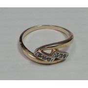 Кольцо золотое с фианитами, золото 585 (14K), вес 2.47 г.