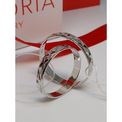 Кольцо серебряное с алмазной огранкой, серебро 925, вес 1.58 г. Кольцо серебряное с алмазной огранкой, серебро 925, вес 1.58 г.