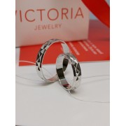 Кольцо серебряное с алмазной огранкой, серебро 925, вес 1.54 г.