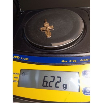 Крест золотой, золото 585 (14K), вес 6.2 г. Крест золотой, золото 585 (14K), вес 6.2 г.