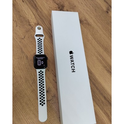 Часы Apple Watch SE 2022 40mm Часы Apple Watch SE 2022 40mm