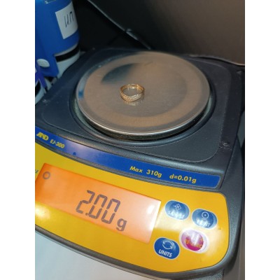 Кольцо с фианитами, золото 585 (14K), вес 2 г. Кольцо с фианитами, золото 585 (14K), вес 2 г.