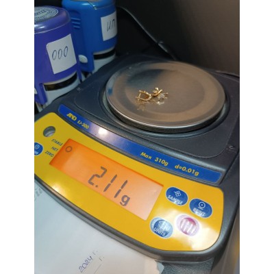 Серьги с фианитами, золото 585 (14K), вес 2.1 г. Серьги с фианитами, золото 585 (14K), вес 2.1 г.