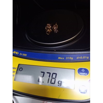 Серьги с камнями, золото 585 (14K), вес 2.7 г. Серьги с камнями, золото 585 (14K), вес 2.7 г.