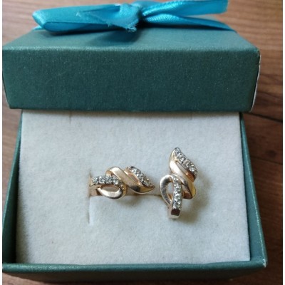 Серьги золотые с фианитами, золото 585 (14K), вес 3.4 г. Серьги золотые с фианитами, золото 585 (14K), вес 3.4 г.