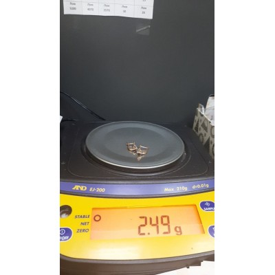 Серьги с камнями, золото 585 (14K), вес 2.4 г. Серьги с камнями, золото 585 (14K), вес 2.4 г.