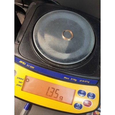 Кольцо золотое с фианитом, золото 585 (14K), вес 1.3 г. Кольцо золотое с фианитом, золото 585 (14K), вес 1.3 г.