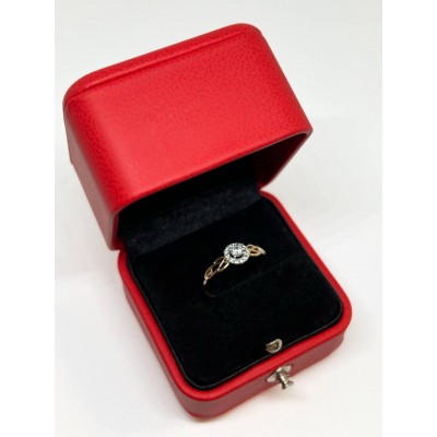 Кольцо золотое с фианитами, золото 585 (14K), вес 0.9 г. Кольцо золотое с фианитами, золото 585 (14K), вес 0.9 г.