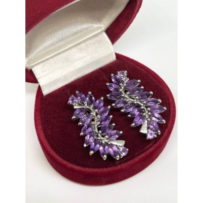 Серьги серебряные с фианитами, серебро 925, вес 10.8 г. Серьги серебряные с фианитами, серебро 925, вес 10.8 г.