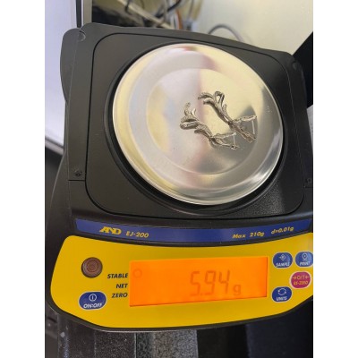 Серьги серебряные с фианитами, серебро 925, вес 5.9 г. Серьги серебряные с фианитами, серебро 925, вес 5.9 г.