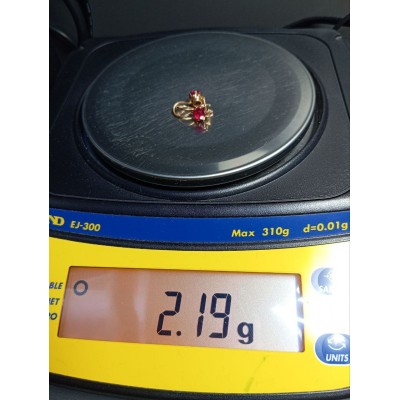 Серьги золотые с фианитами, золото 585 (14K), вес 2.1 г. Серьги золотые с фианитами, золото 585 (14K), вес 2.1 г.