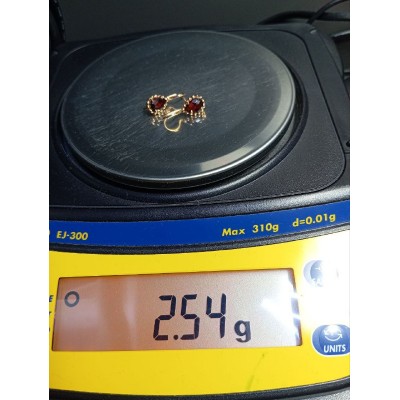 Серьги золотые с гранатом, золото 585 (14K), вес 2.5 г. Серьги золотые с гранатом, золото 585 (14K), вес 2.5 г.