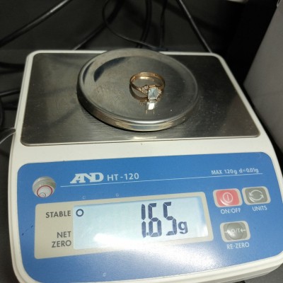 Кольцо золотое, с фианитами, золото 585 (14K), вес 1.6 г. Кольцо золотое, с фианитами, золото 585 (14K), вес 1.6 г.