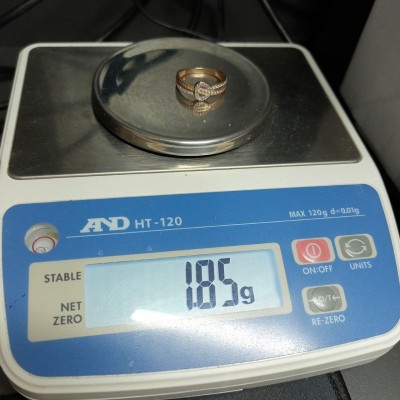 Кольцо золотое, с фианитами, золото 585 (14K), вес 1.8 г. Кольцо золотое, с фианитами, золото 585 (14K), вес 1.8 г.