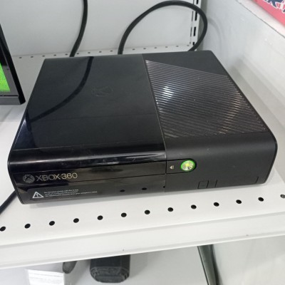 Игровая консоль Xbox 360 E Игровая консоль Xbox 360 E