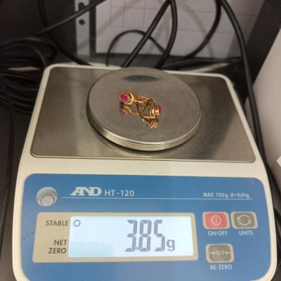 Серьги золотые с фианитами, золото 585 (14K), вес 3.8 г. Серьги золотые с фианитами, золото 585 (14K), вес 3.8 г.