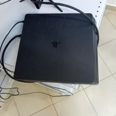 Игровая приставка Sony PlayStation 4 Игровая приставка Sony PlayStation 4