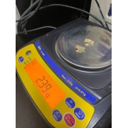 Серьги золотые с фианитами, золото 585 (14K), вес 2.3 г.